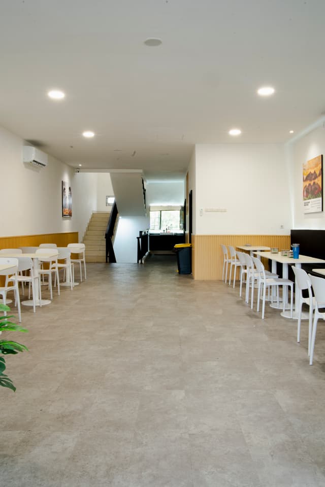 Konsep Outlet Burger Bangor 2